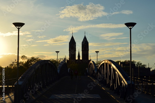 Blaue Brücke in Freiburg in der Dämmerung photo