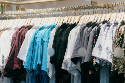 clothes store © THINK b