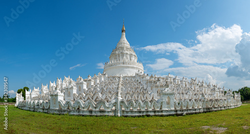 Canvas Print Mya Thein Tan Pagoda Bagan, Myanmar Land of many pagodas