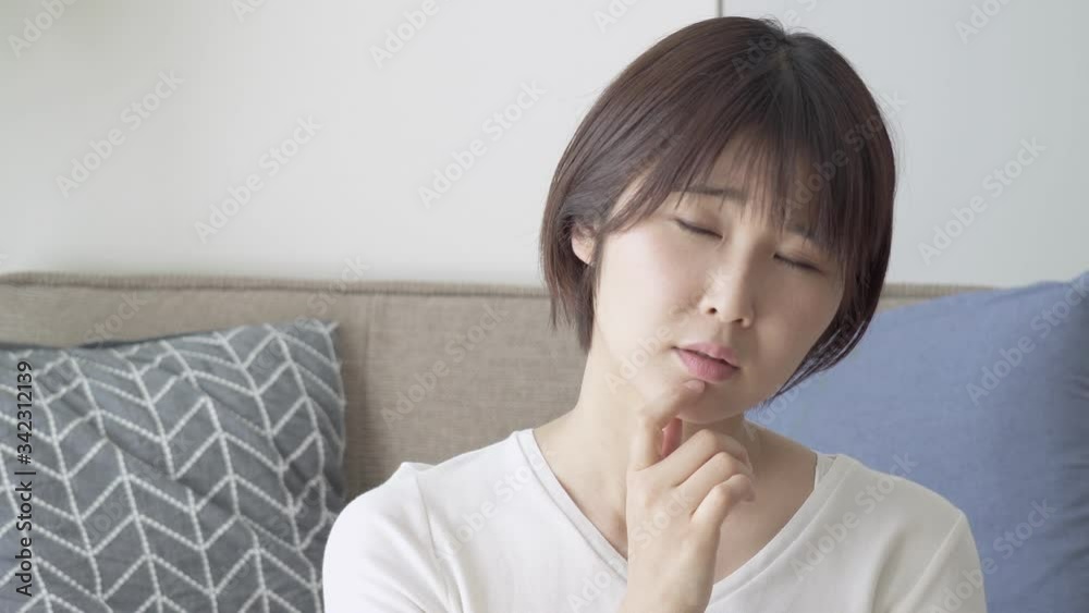 女性　ストレス　不安　考える