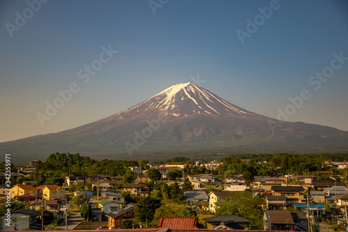 Mount Fuji mit klarem  blauem Himmel