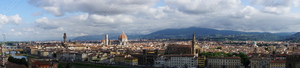 Naklejka premium panorama Florencji we Włoszech z kopułami 