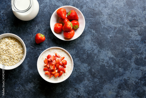 Oatmeal porridge with strawberry