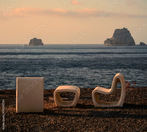 Lugar de descanso en El Hierro, en Frontera, junto al mar un atardecer.