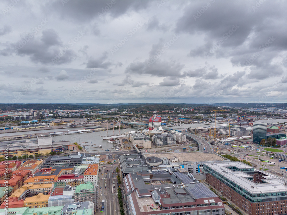 Obraz premium Downtown Gothenburg overlooking läppstiftet