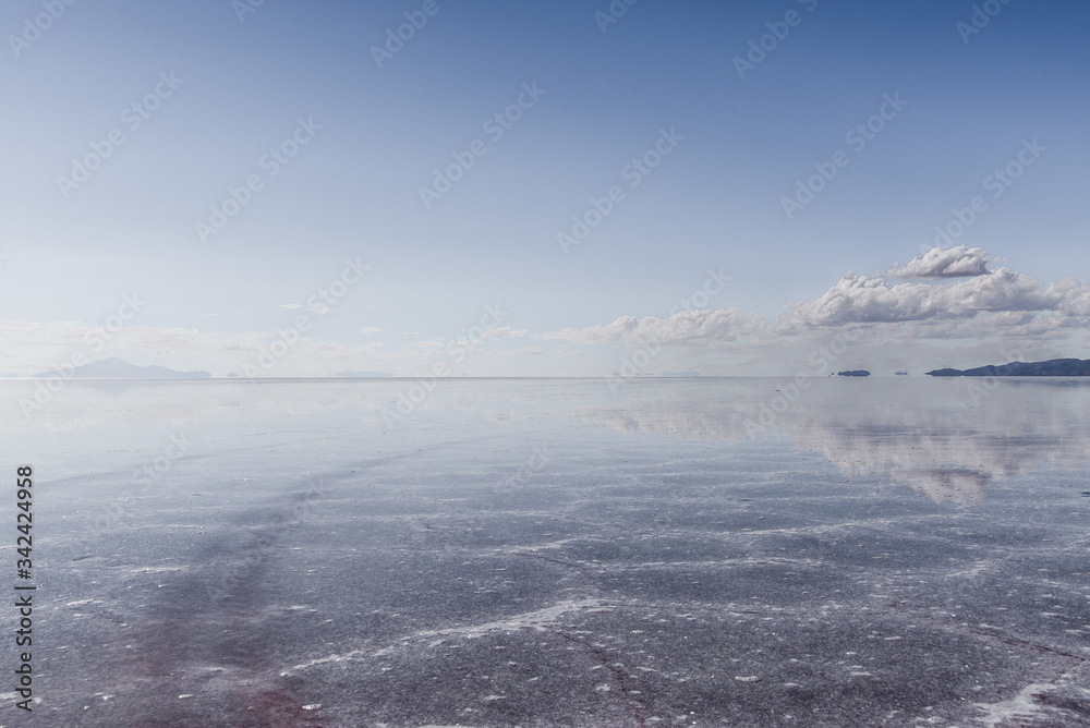 Fototapeta premium Reflections of Salar de Uyuni