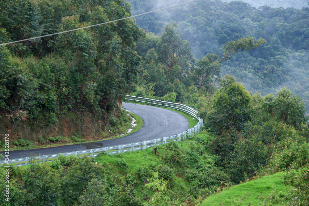 Fototapeta premium winding road in the mountains