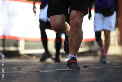 runners in marathon