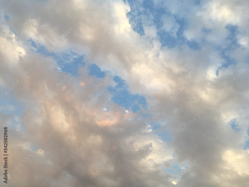 Obraz premium Clouds at sunset