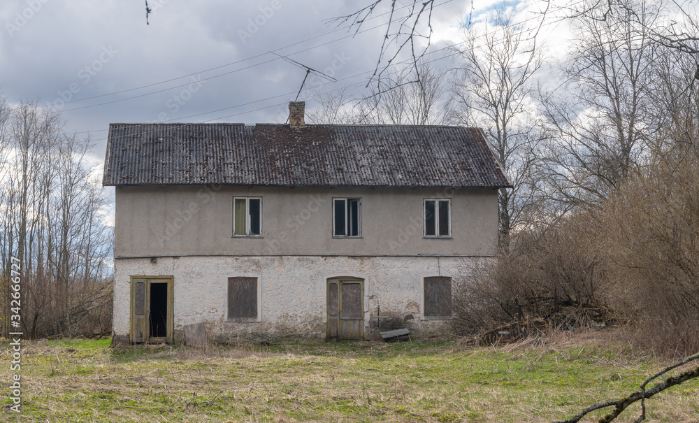 abandoned coutryside house in the field abandoned coutryside house in the field