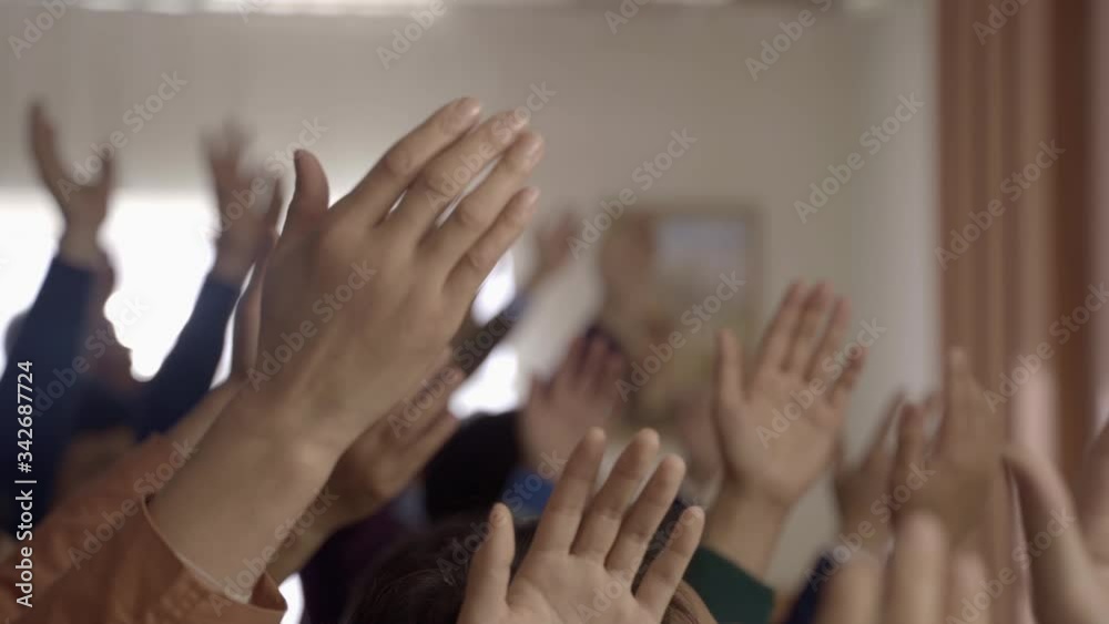 New coronavirus, indoor worship of Christians, praying for God’s help and power