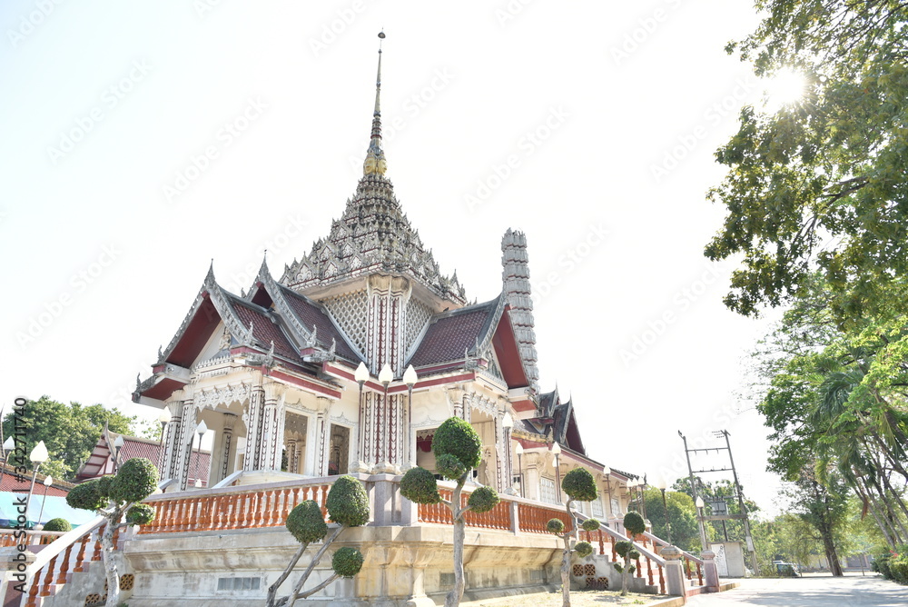Architectural structures in temples for Buddhist cremation ceremonies