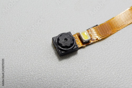 Single smartphone camera detached with flexible PCB

