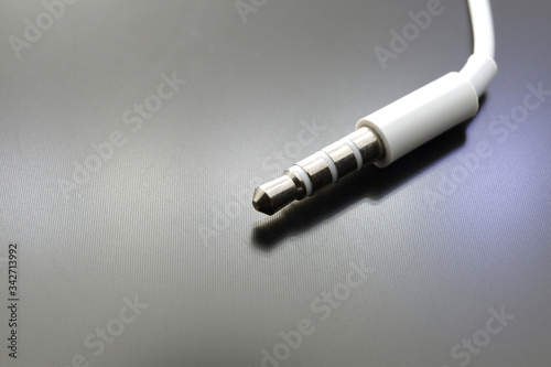 White audio Jack with mic connector
