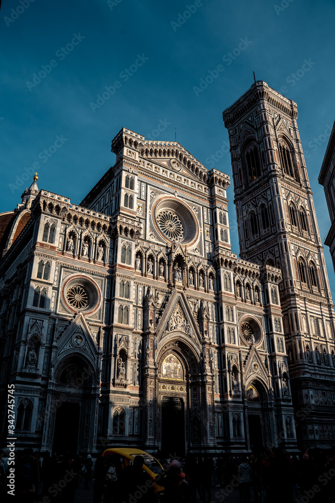 Fototapeta premium florence cathedral piazza, art and culture