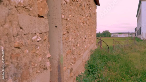 Noria rota pozo campo