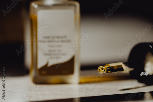 Принти на полотні Elixir de beauté à base d'huile naturelle