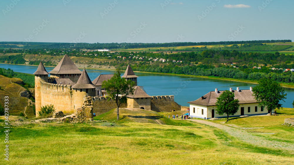 Obraz premium The Khotyn Fortress is a fortification complex located on the right bank of the Dniester River in Khotyn, Chernivtsi Oblast (province) of western Ukraine.