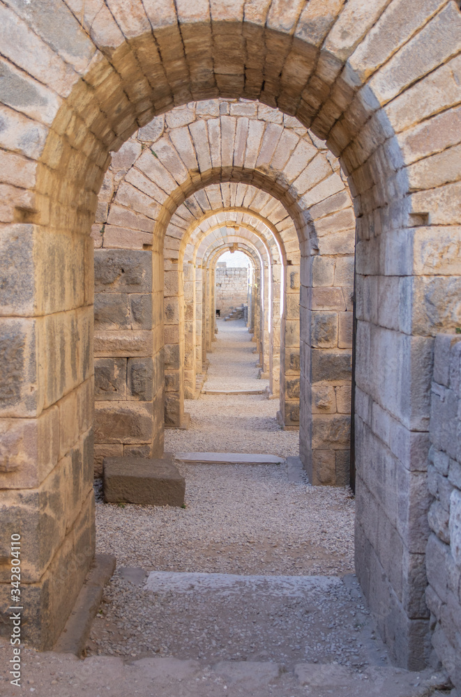 Obraz premium Pergamon, Turkey - a well preserved site from ancient Greek and Roman period, Pergamon is a Unesco World Heritage. Here in particular a glimpse of the archeological area 