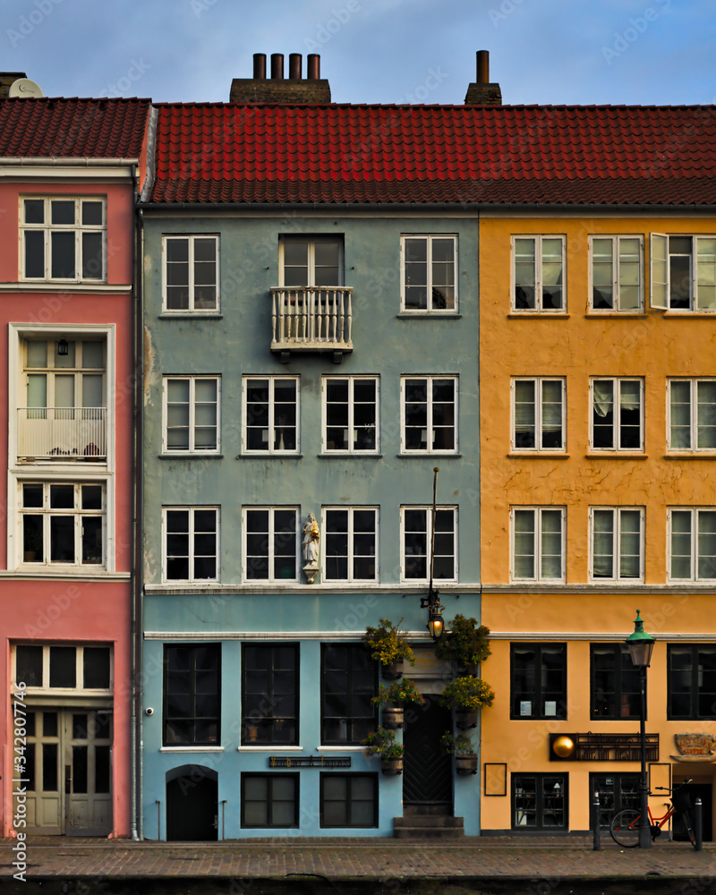 Fototapeta premium Colorful tenements in Copenhagen