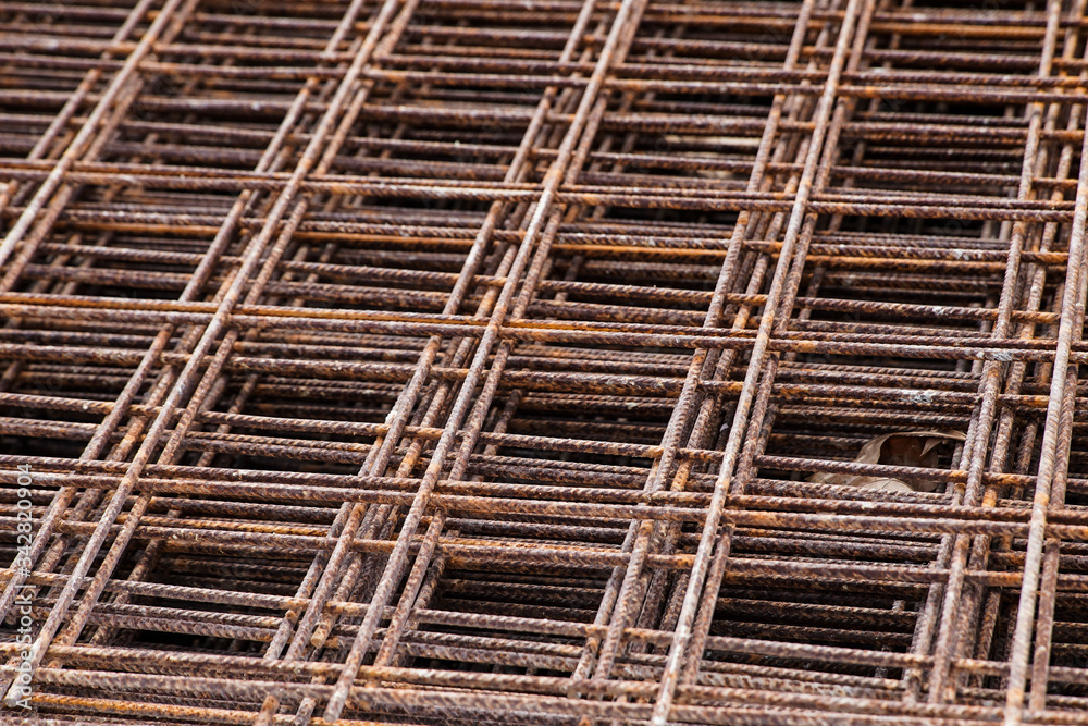Eisengitter auf einer Baustelle als Hintergrund Eisengitter auf einer Baustelle als Hintergrund