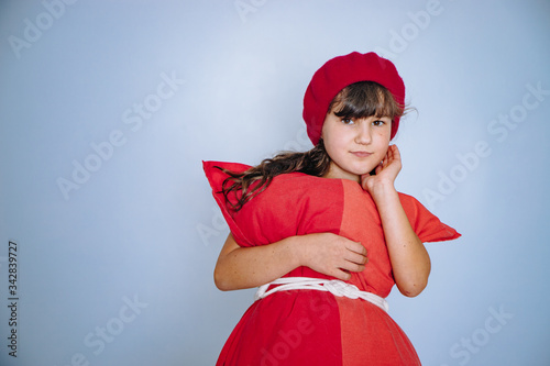 girl in pillow dress, pillow challenge, covid flash mob photo