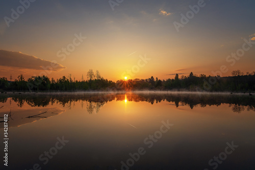 Sonnenaufgang am See © Holger
