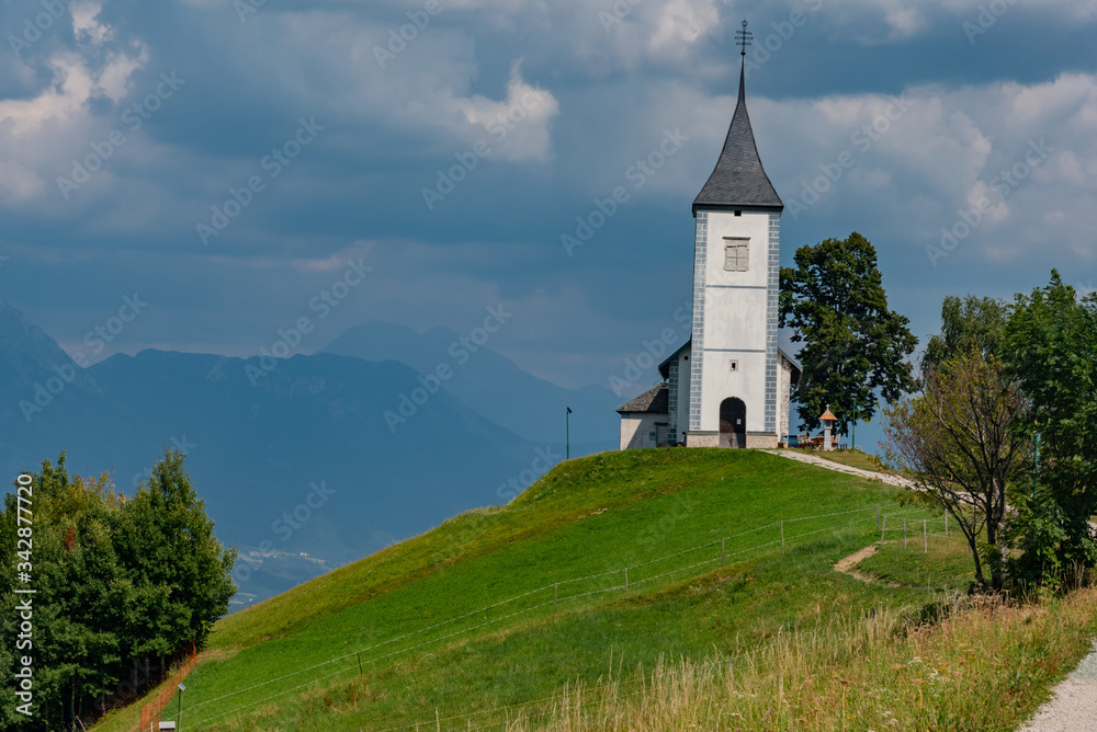 Fototapeta premium Slovenia: Jamnik, a fairytale church