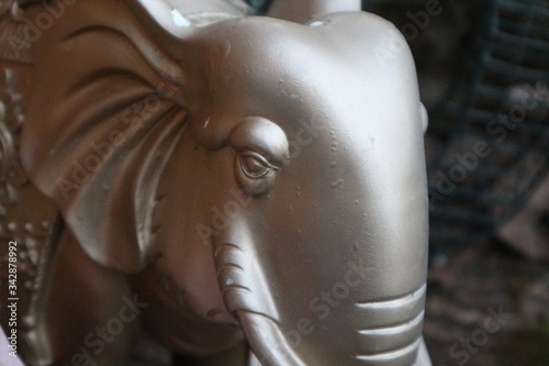 elephant statue 