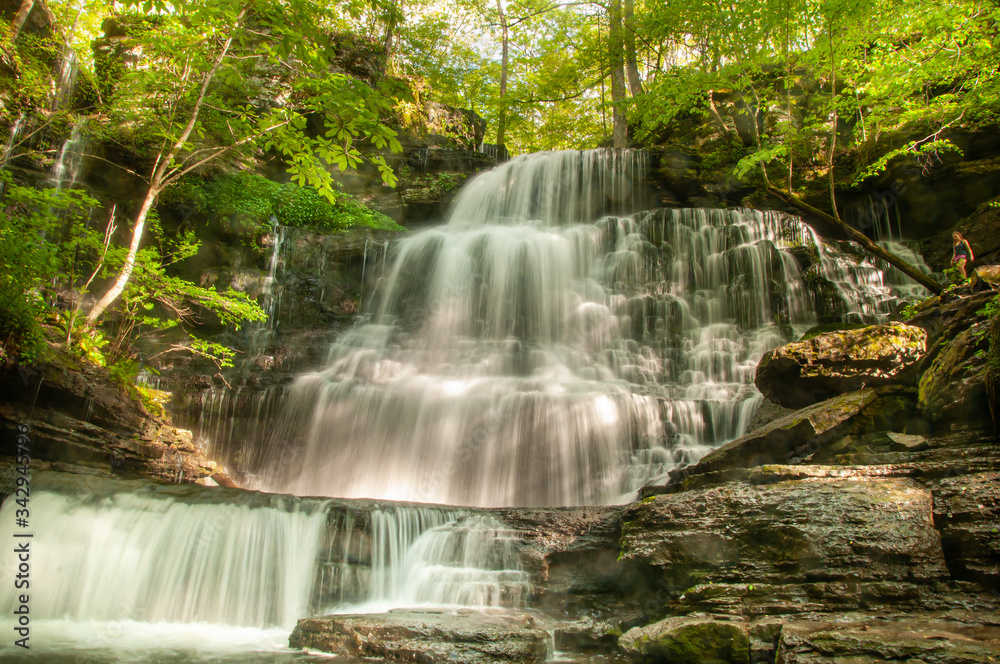 Obraz premium Machine Falls Near Tullahoma, Tennessee in Early Spring - Beautiful Waterfall