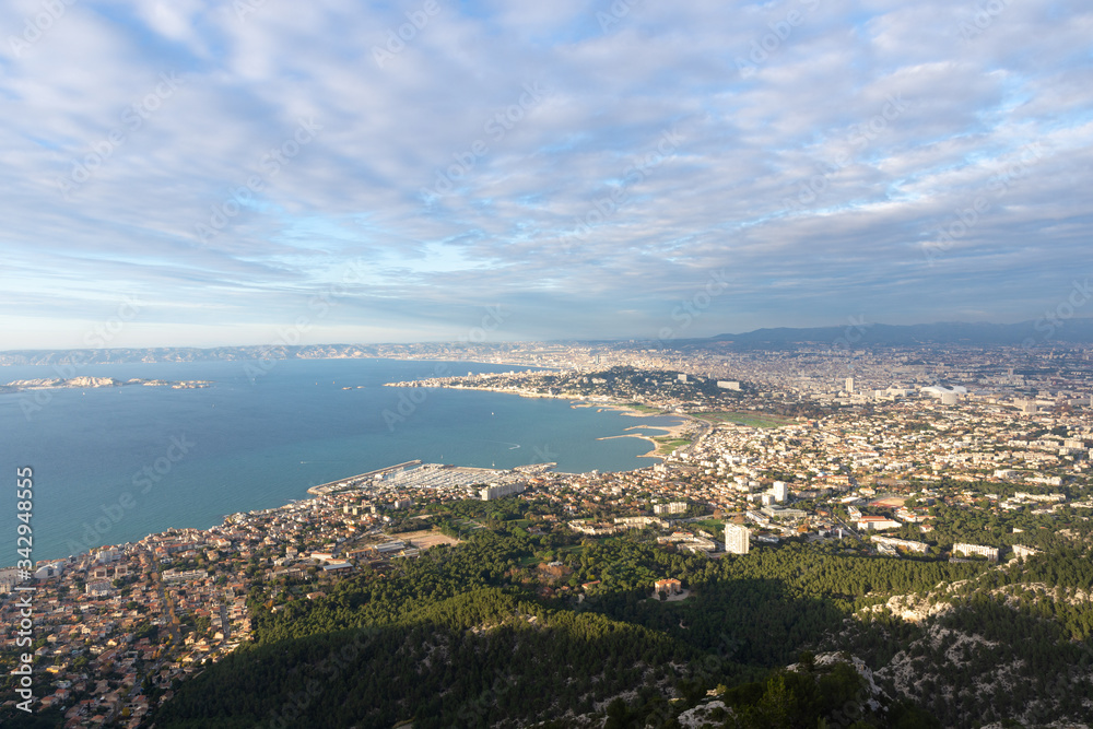 Vue panoramique sur Marseille depuis le Massif de Marseilleveyre