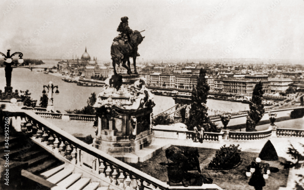 Obraz premium Budapest bridges and monuments taken prior to WWII bombings that destroyed all bridges and part of city. Historical significance. Copyright owner. BUDAPEST, HUNGARY. Circa 1938 to 1944.