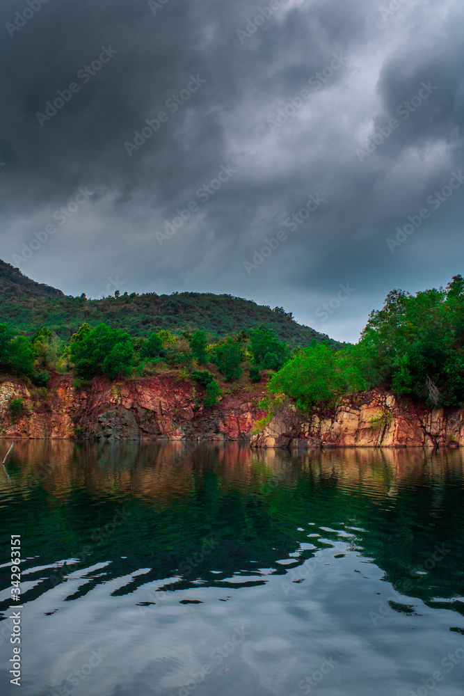 Fototapeta premium lake in the mountains