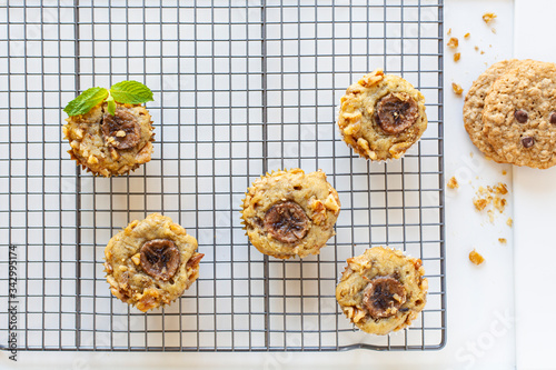 Walnut and Banana Cookies