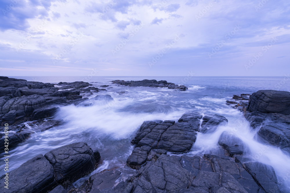 Obraz premium 北海道千畳岩でみる朝の景色