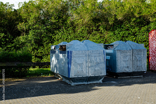 Obraz na płótnie Müllcontainer w salonie