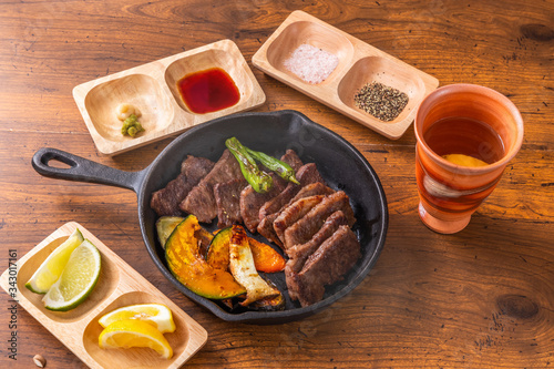 和牛で焼肉 Japanese style luxury grilled beef