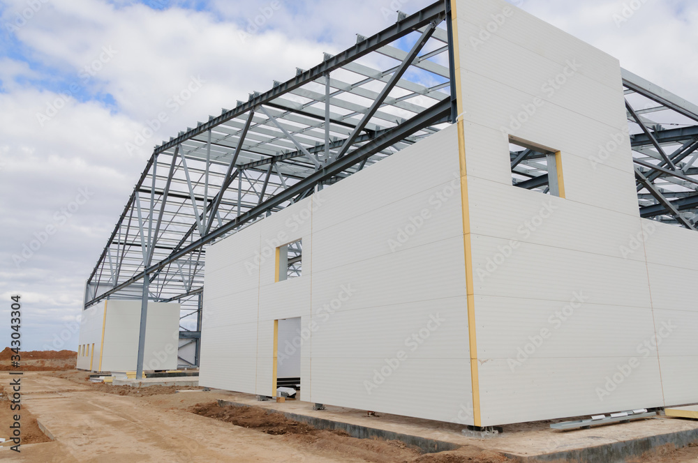 Construction of buildings made of steel structure and sandwich panels. The use of modern building materials Construction of buildings made of steel structure and sandwich panels. The use of modern building materials