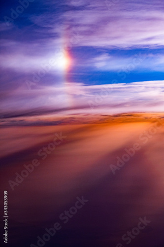 飛行機からの雲の上の風景