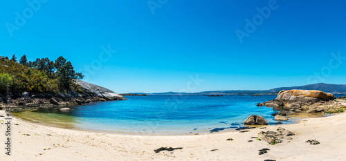 Empty beach in the Illa de Arousa island in the Rias Baixas in Galicia, Spain. © Andrés García