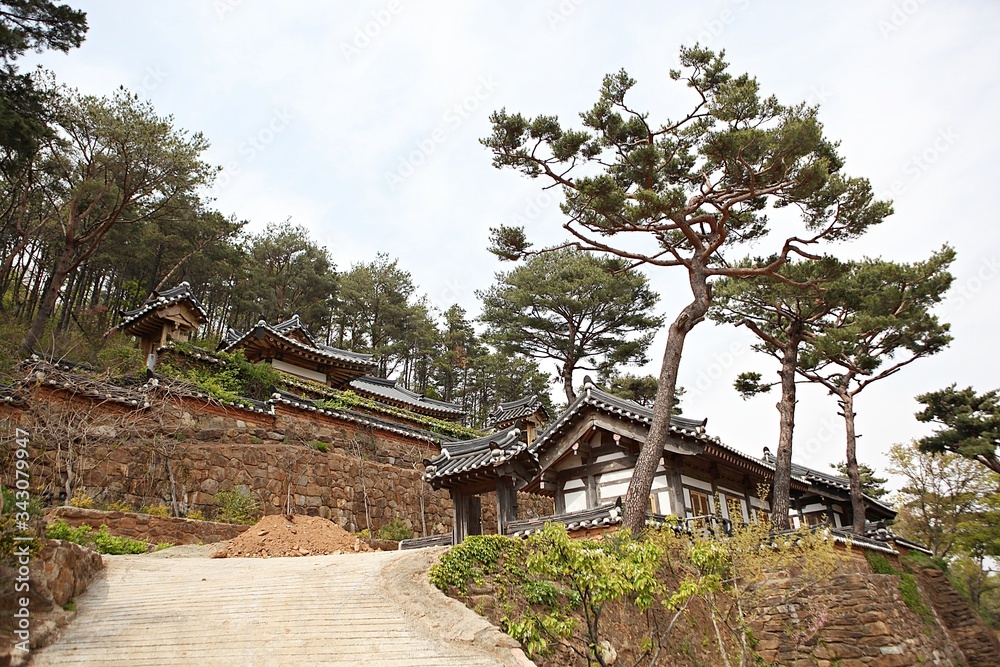 한국 인천시 강화군 전등사 사찰입니다