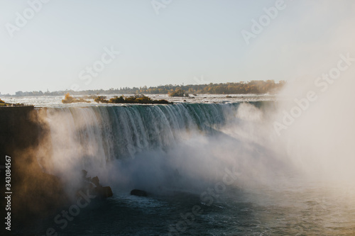 Les chutes du Niagara au lever du soleil