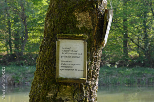 hinweisschild am angelweiher bei orbis photo