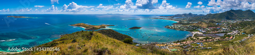 Vue panoramique sur la côte ouest de l'île de Saint-Martin