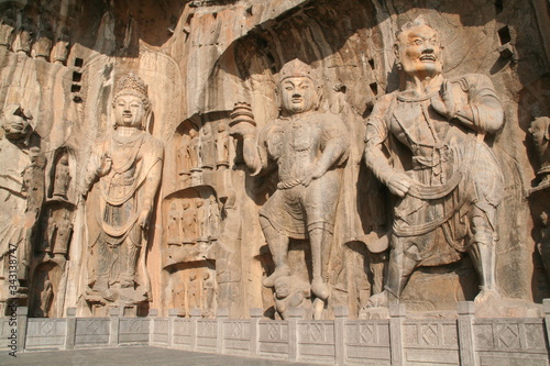 Grottes de longmen (Temple de Fengxian) en Chine