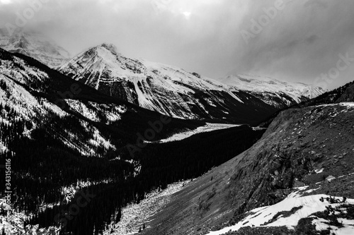 Montagne en noir et blanc