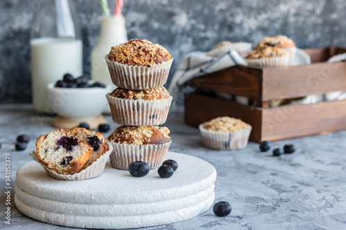 Muffins with blueberries and shtreisel. Simple and comfortable food