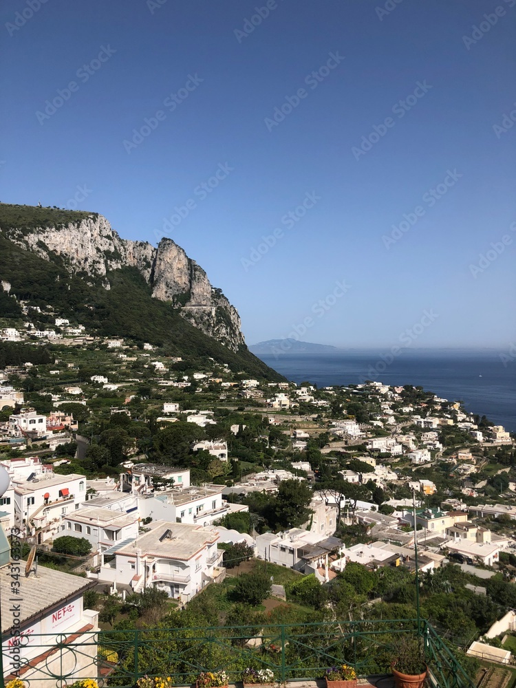 Capri Hillside 