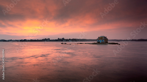 Saint Cado