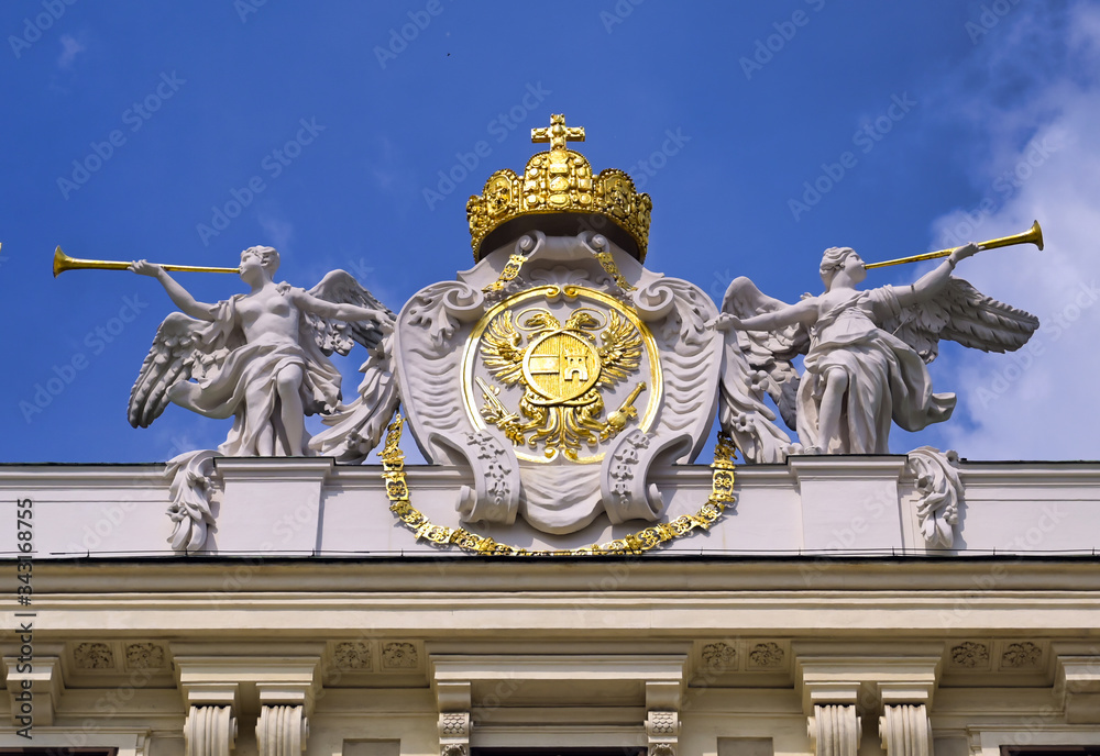 Obraz premium Vienna, Austria - May 19, 2019 - The Hofburg Palace is a complex of palaces from the Habsburg dynasty located in Vienna, Austria.